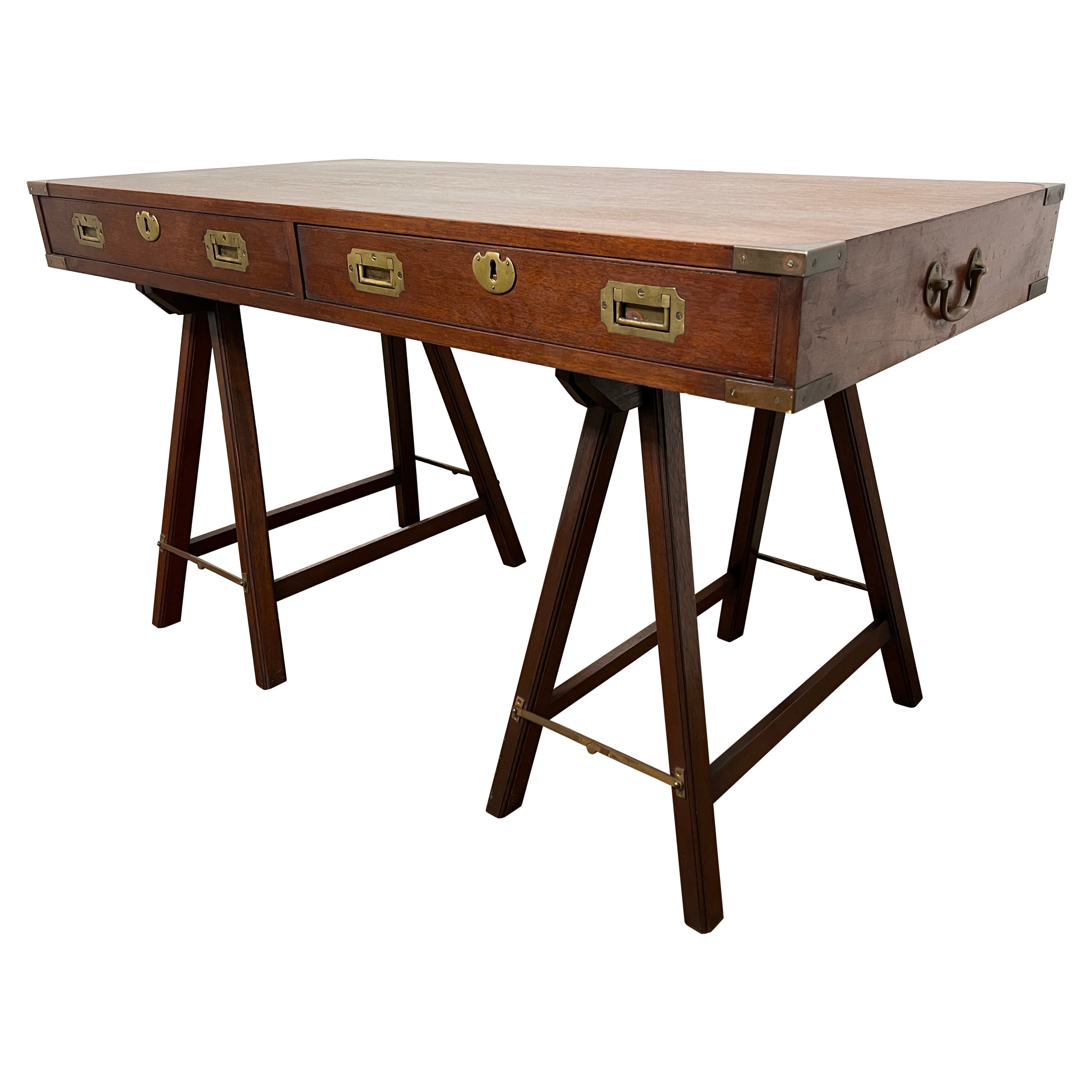 Ancien bureau de campagne britannique du 19e siècle en acajou
