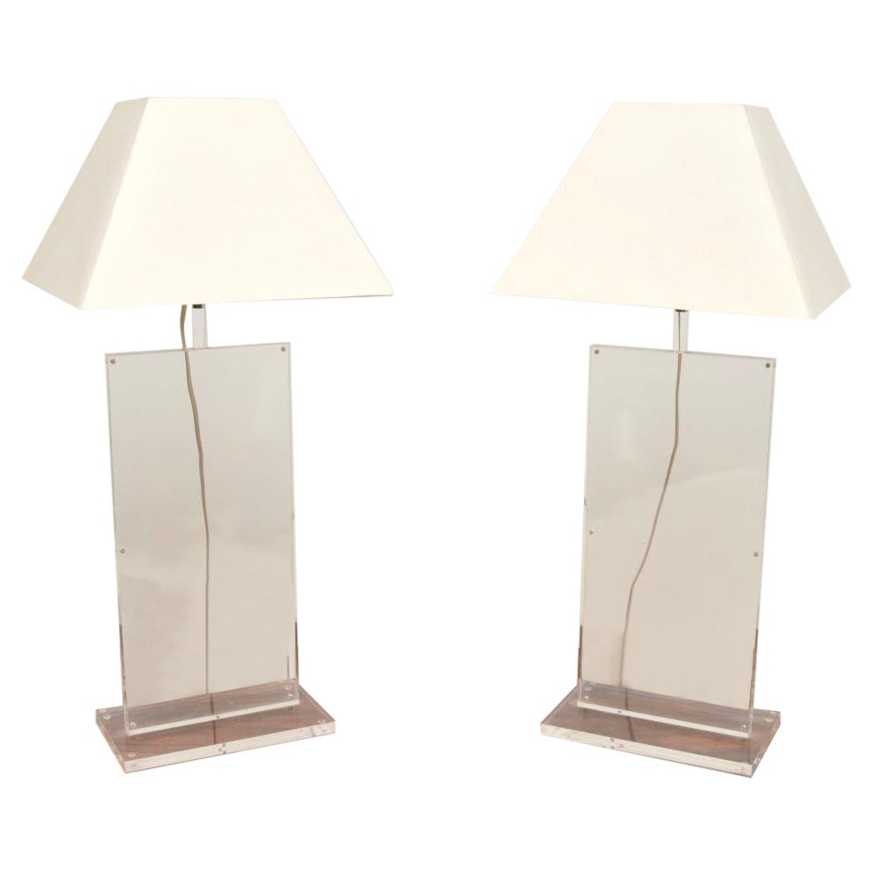 Coppia di lampade da tavolo francesi d'epoca in acrilico