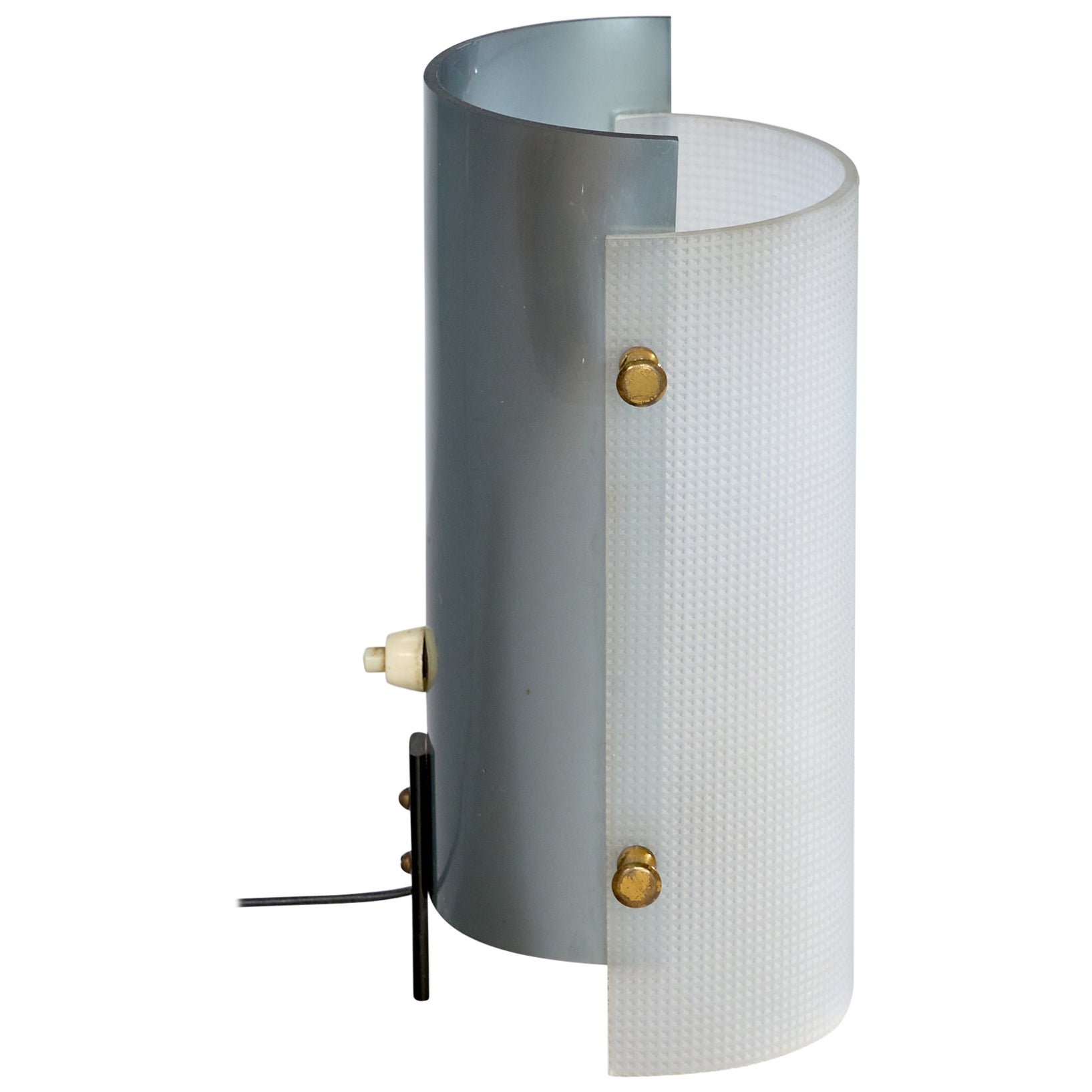 Lampada da tavolo di design italiano, acrilico, ottone, metallo, Italia, anni '60