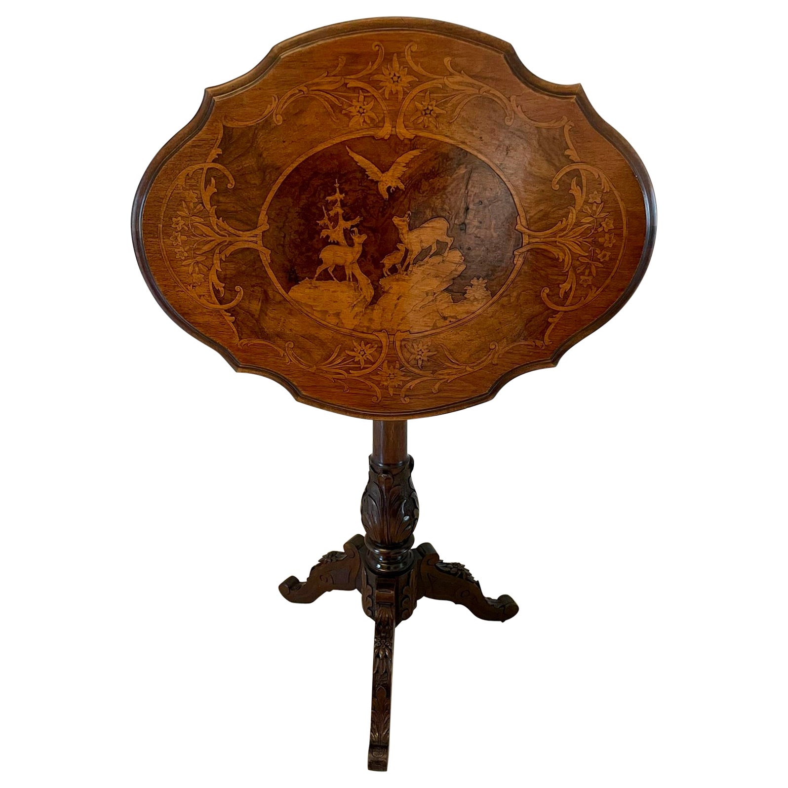 Table inhabituelle en marqueterie de noyer de qualité ancienne, Swiss Forest en vente
