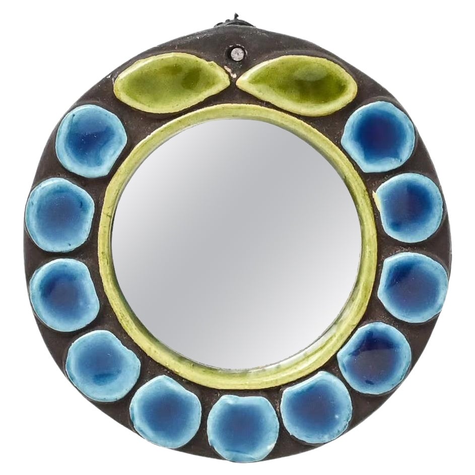 How can you tell if a mirror is antique?