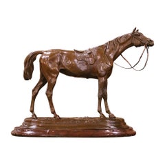 Cheval français du 19ème siècle en bronze patiné sur socle en marbre signé J. Moigniez
