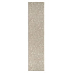 Tapis extra-long de style Tudor de Rug & Kilim en crème avec motifs floraux
