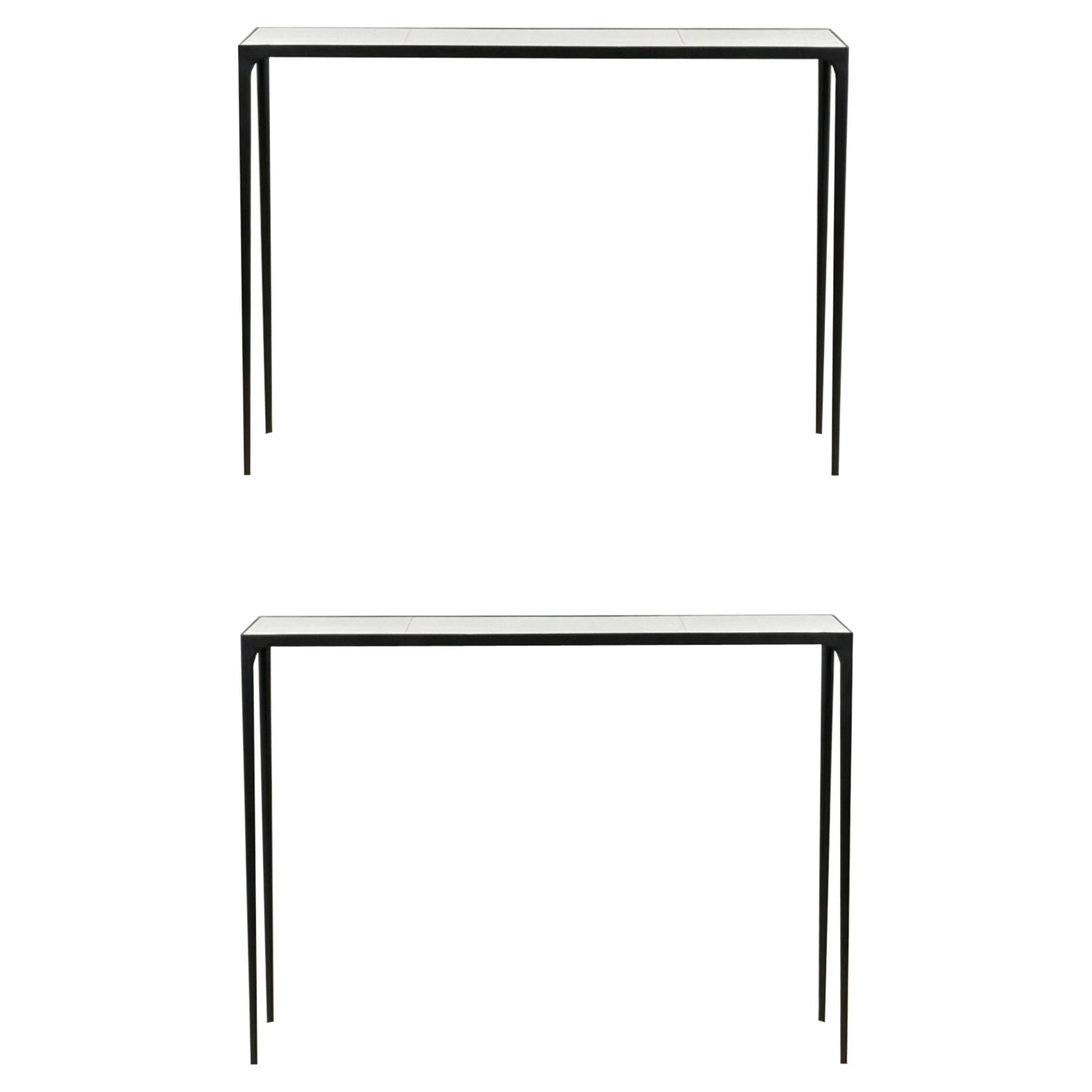 Ein Paar schlanke Konsolen aus Schmiedeeisen und Pergament von Design Frères im Angebot