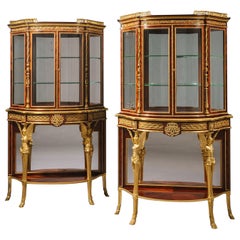 Ein Paar Vitrine-Schränke im Louis-XVI.-Stil auf Ständern, Henry Dasson zugeschrieben