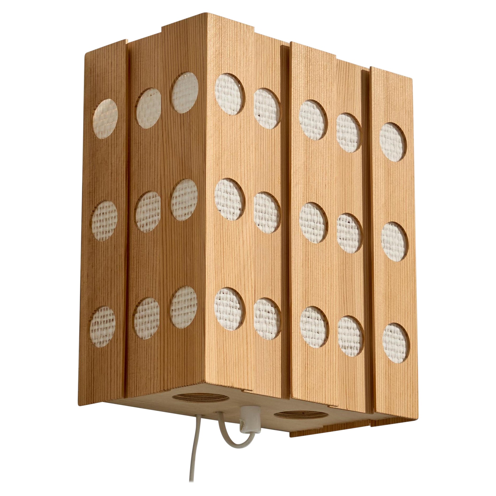Schwedische Designerin, Wandleuchte, Kiefernholz, Raffia, Schweden, 1970er Jahre