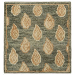 Rug & Kilim's Block Print Custom Rug Sample, Slate Gray with Floral Patterns (échantillon de tapis personnalisé, gris ardoise avec motifs floraux)