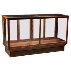 Frühes 20. Jahrhundert EAK Vitrine von Quincy