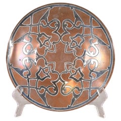 Heintz Arts & Crafts Plata de ley sobre placa de bronce