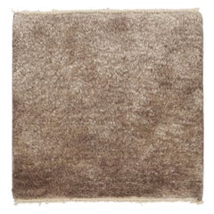 Muestra de alfombra personalizada de mohair de Rug & Kilim en tonos monocromáticos beige-marrón