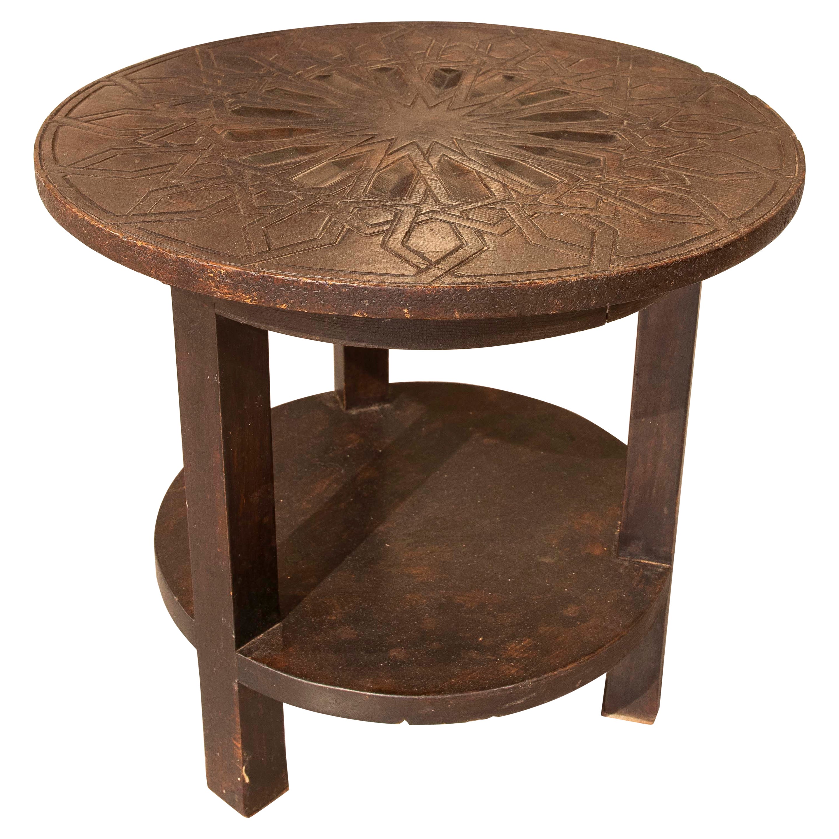 1980er Jahre Runder geschnitzter Holztisch mit geometrischem Design im arabischen Stil im Angebot