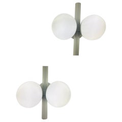 Paar deutsche Kaiser Leuchten Opaline Globe Wall Lights oder Sconces aus den 1960er Jahren
