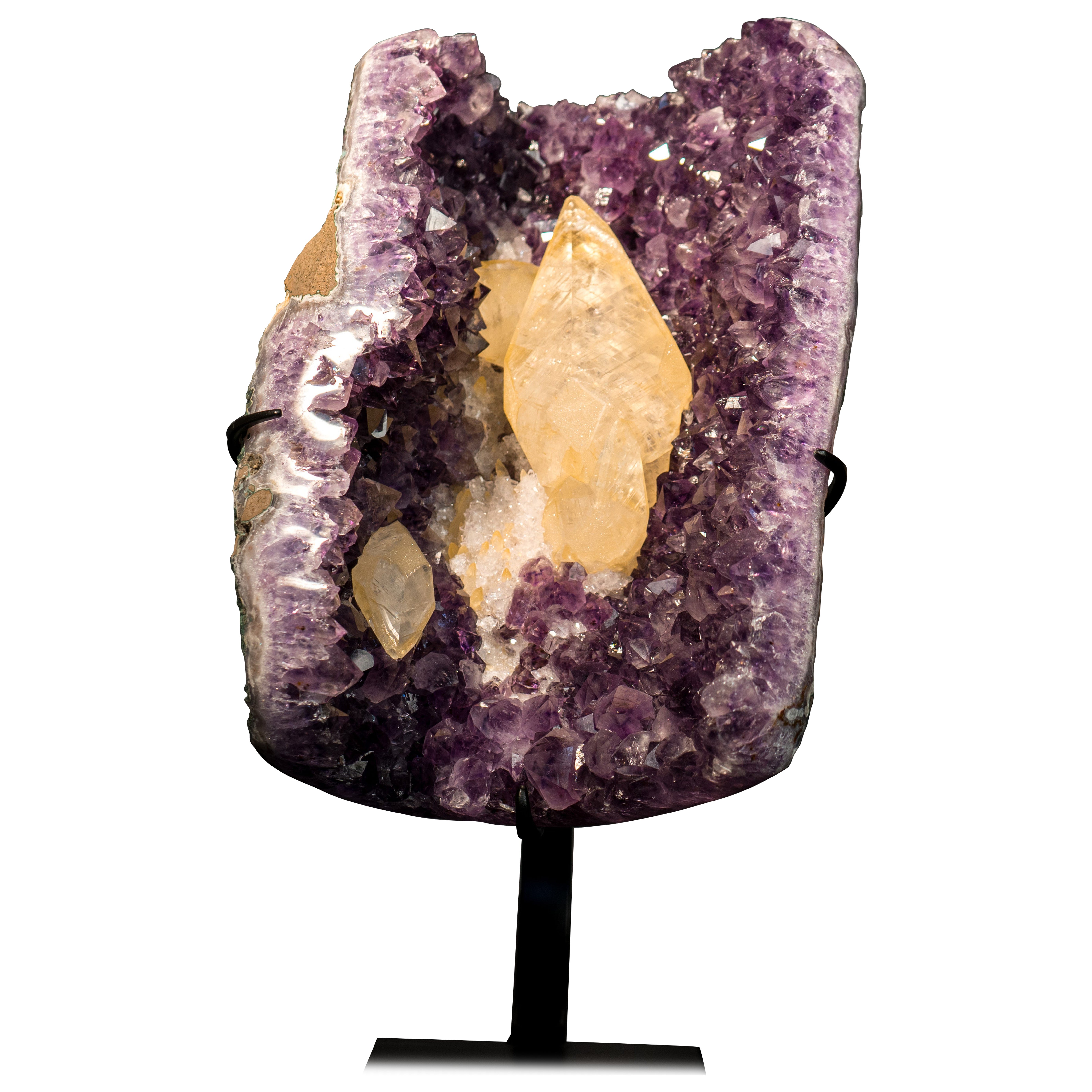 Rara calcite dorata scalenoedrica di 8 pollici su ametista viola