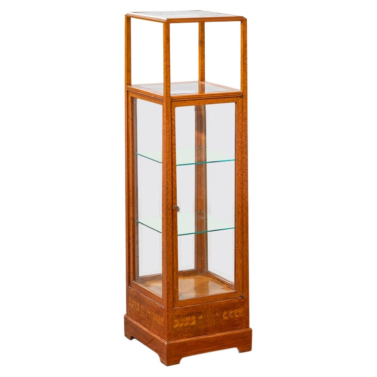 20th Century, Piero Zen Wooden Liberty Vitrine 1900