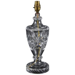 Lampada da tavolo inglese d'epoca in vetro tagliato Fine XX secolo