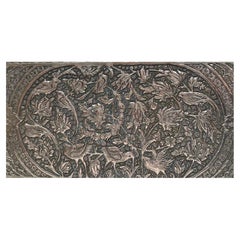Boîte persane ancienne sculptée avec oiseaux, années 1920