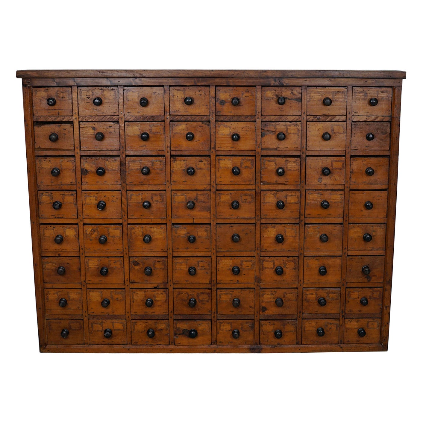 Botica industrial holandesa de pino / armario de taller, hacia 1930 en venta