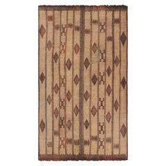 Übergroße Tuareg-Matte im Vintage-Stil, braune Streifen und geometrische Muster - Rug & Kilim