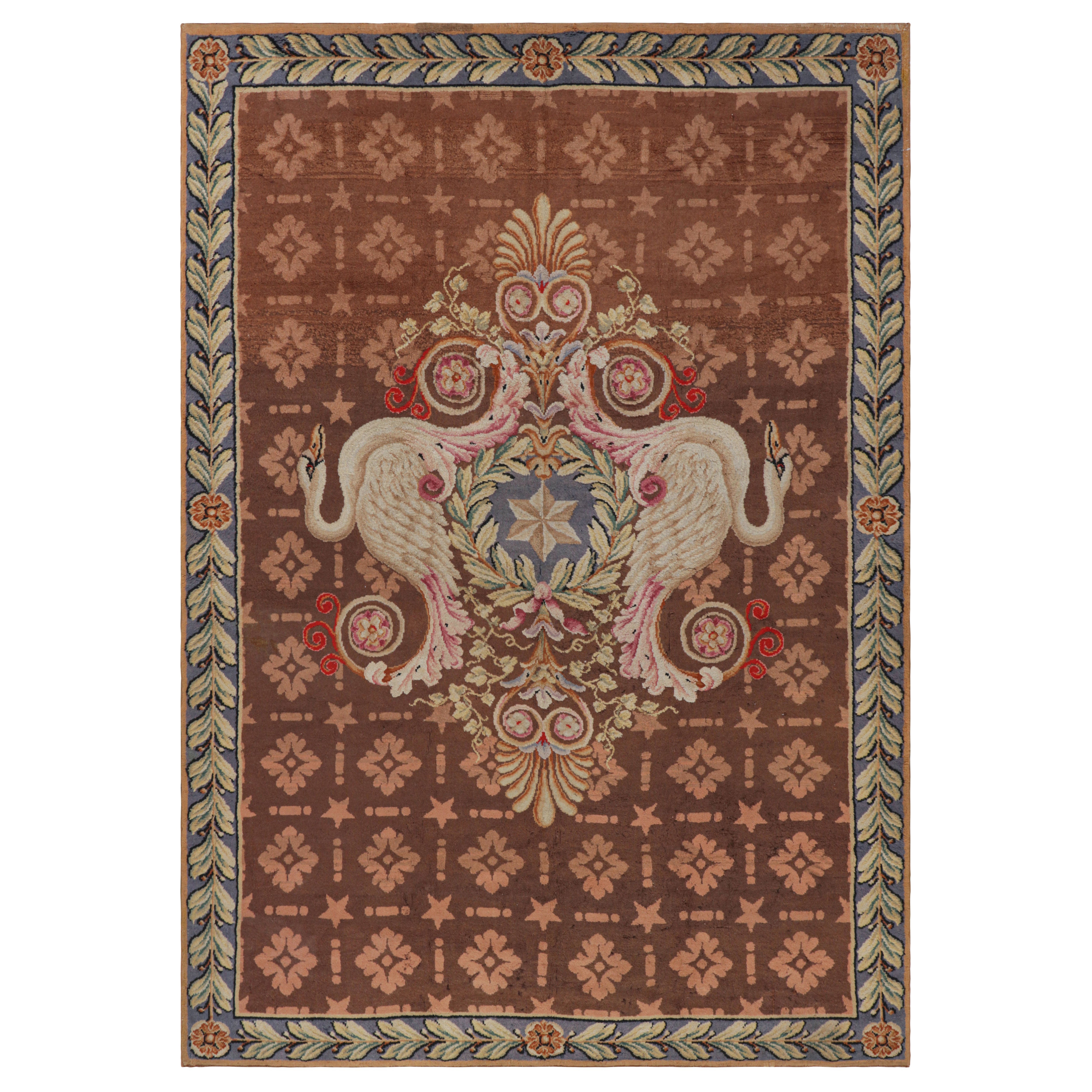 Tapis ancien de la Savonnerie française en brun et vert avec médaillon - Rug & Kilim