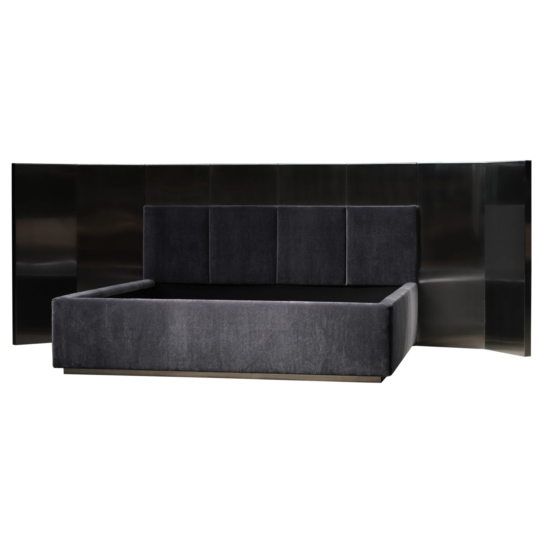 Gepolstertes Kopfteilbett aus Stahl, von Studio Balestra