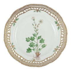 Royal Copenhagen Assiette à déjeuner ajourée Flora Danica en porcelaine, vers 1930