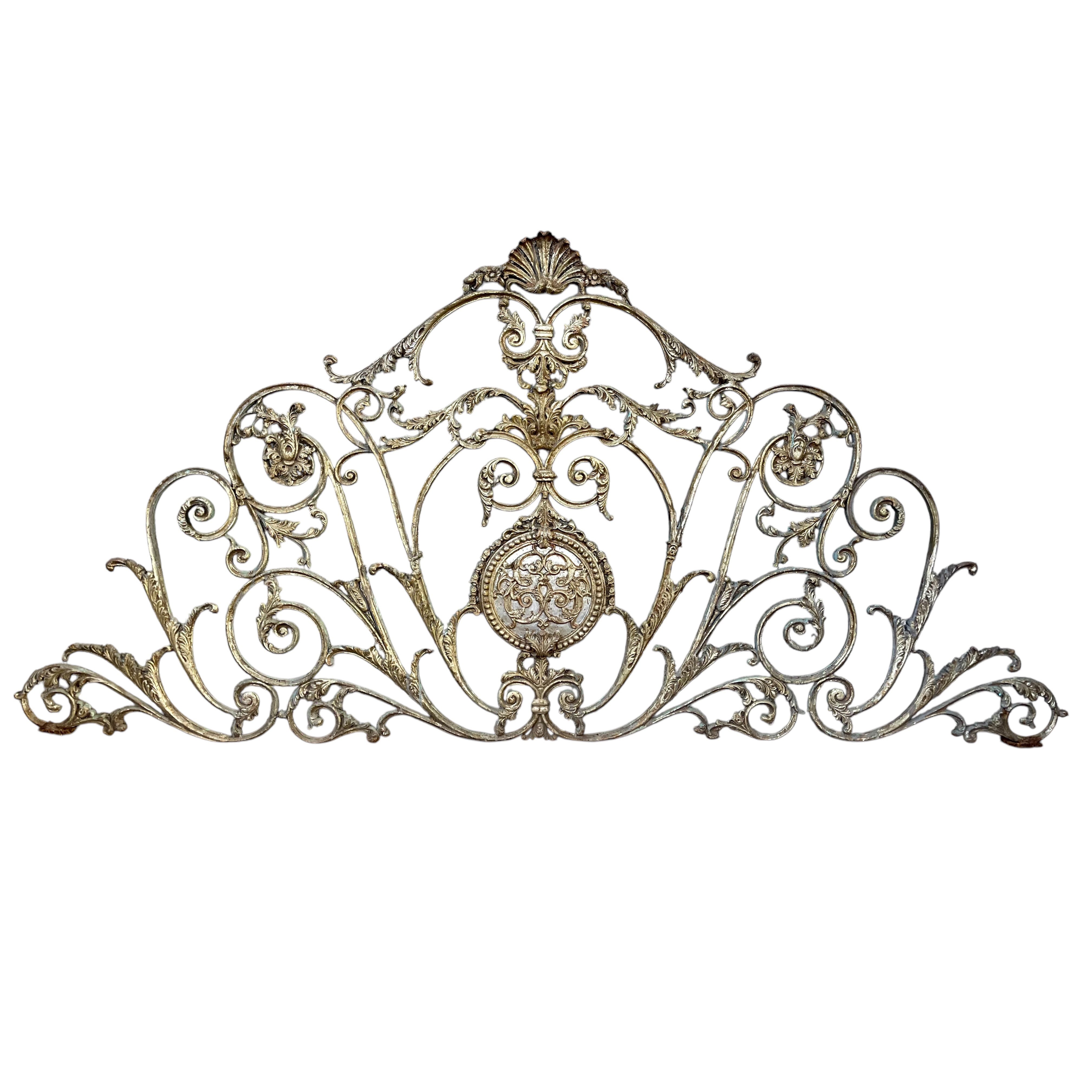 Panneau décoratif en fonte du 19ème siècle avec volutes florales