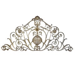 Panneau décoratif en fonte du 19ème siècle avec volutes florales