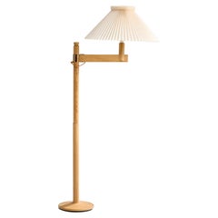 Schwedische Designerin, Stehlampe, Kiefer, Papier, Messing, Schweden, 1970er Jahre