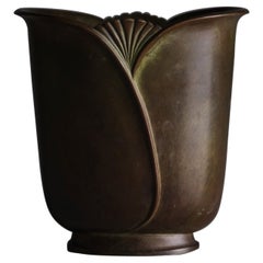 Jarrón de bronce "212" diseñado por Just Andersen para GAB, Suecia, años 30
