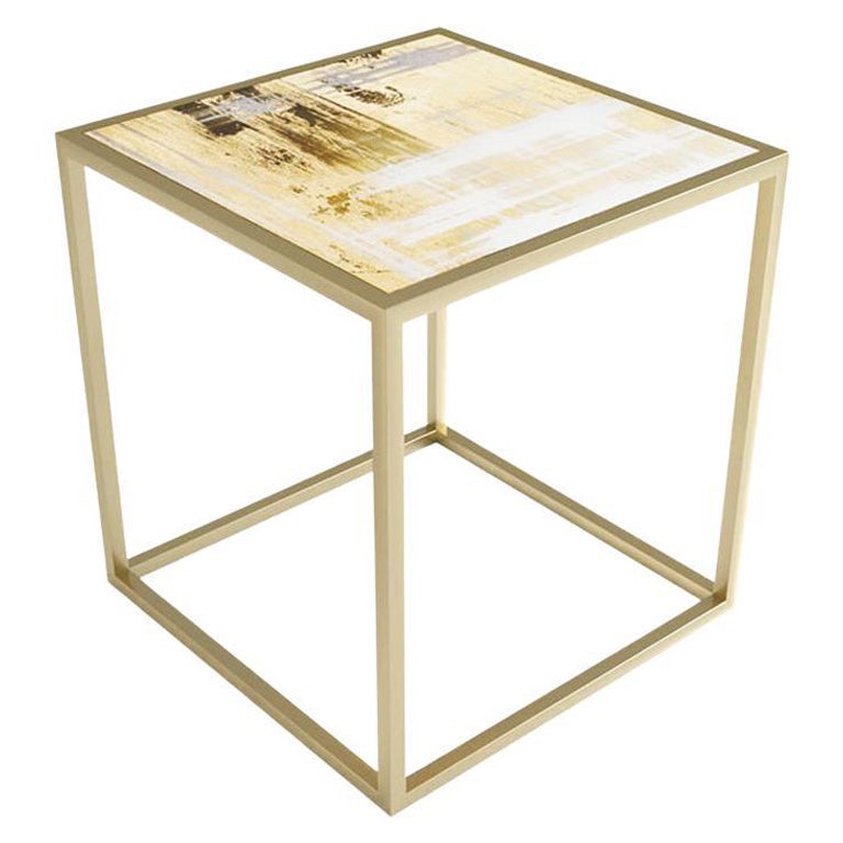 Table d'appoint dorée en vente