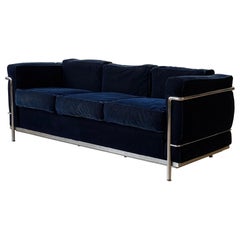 Sofá Petite LC2 de Le Corbusier para Cassina