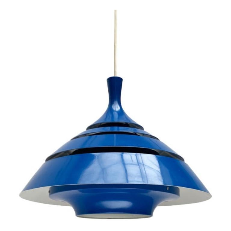 Lampada a sospensione a lamelle blu dell'era spaziale di metà secolo di Hans-Agne Jakobsson, anni '60