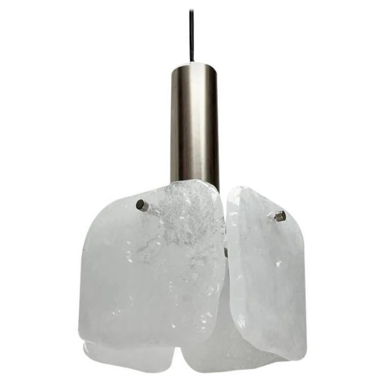 Lampada a sospensione Bernstein di Kalmar, 1960, in metallo e vetro ghiaccio. in vendita