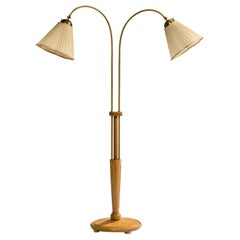 Schwedische Designerin, Stehlampe, Messing, Eiche, Stoff, Schweden, 1940er Jahre
