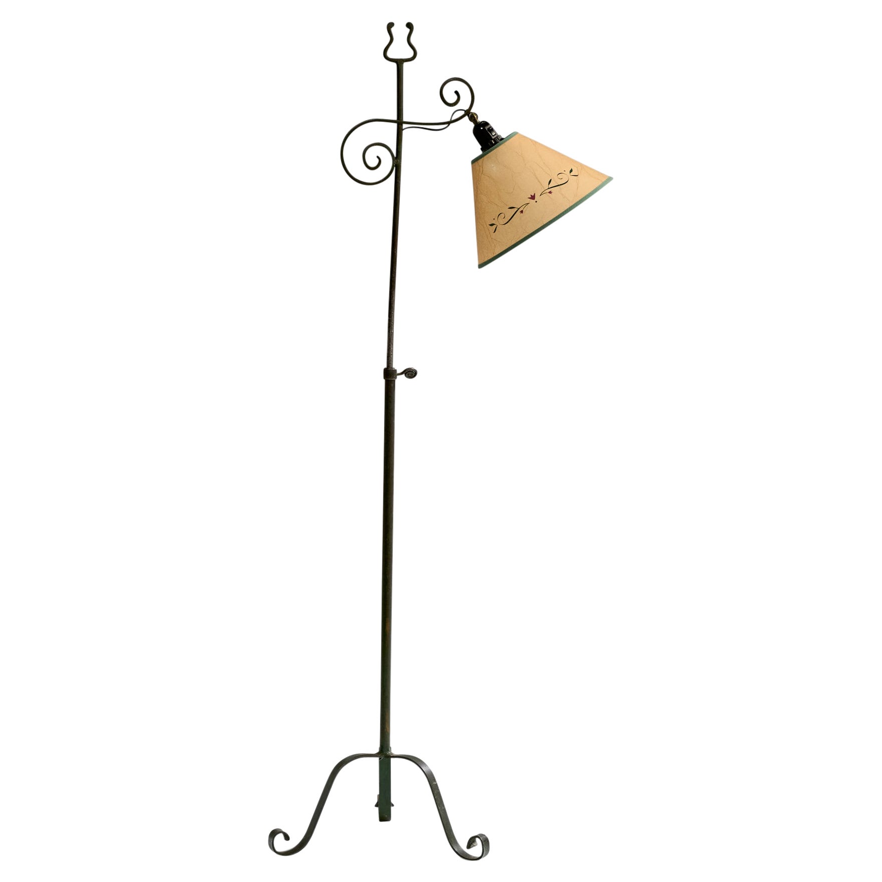 Designer suédois, lampadaire, fer, parchemin, Suède, années 1940 en vente