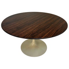 Knoll 54" Runder Tisch in Ebenholz