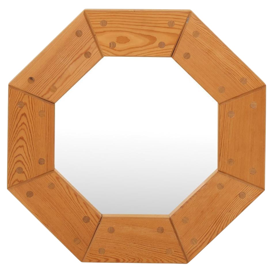 Miroir mural suédois en pin de style Wilhelmsson, vers 1970 en vente