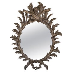 Miroir en bois doré blanc de style George I du 18ème siècle par Gustav Carroll