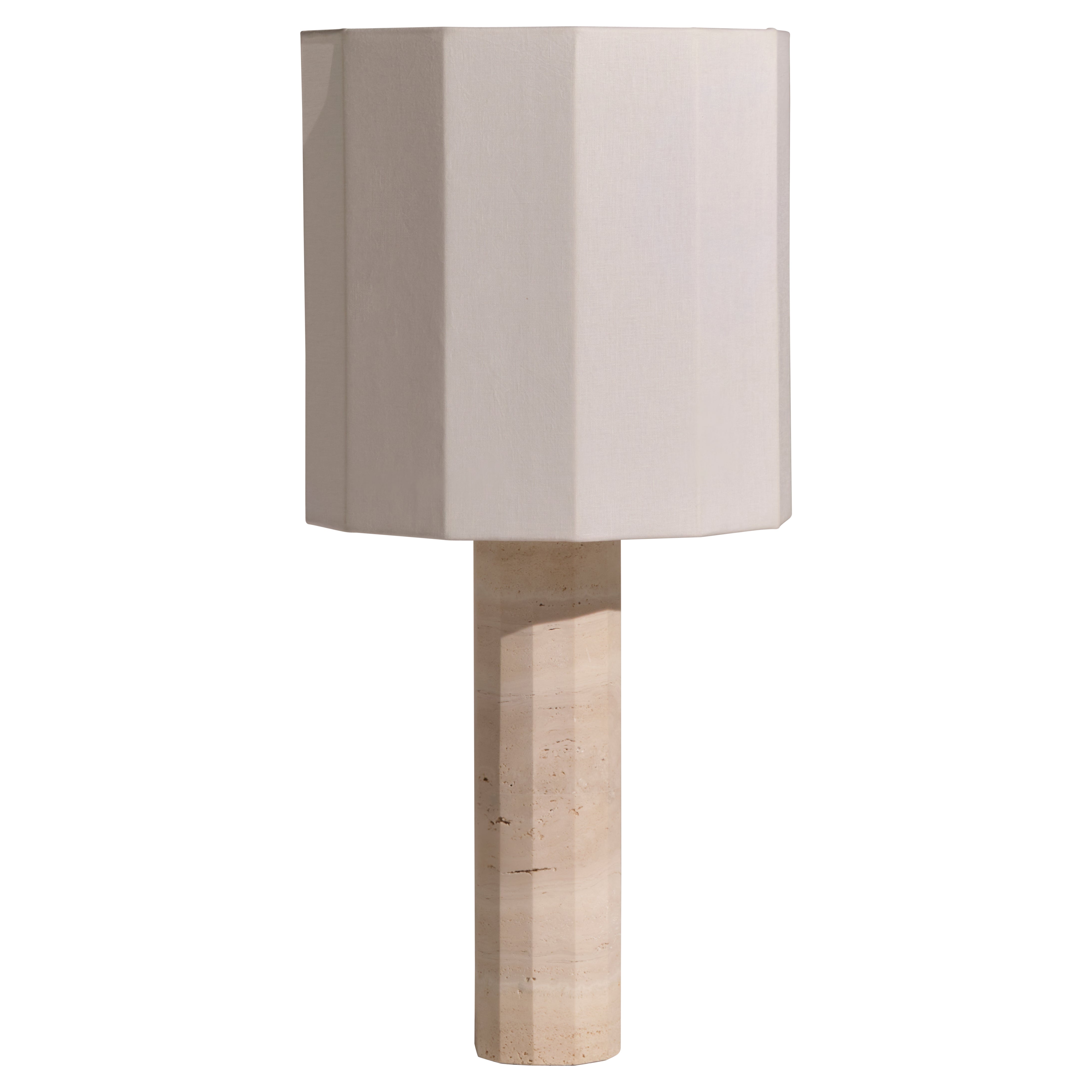 Lampada da tavolo Roma II Dodecagon grande in travertino bianco di NASSI
