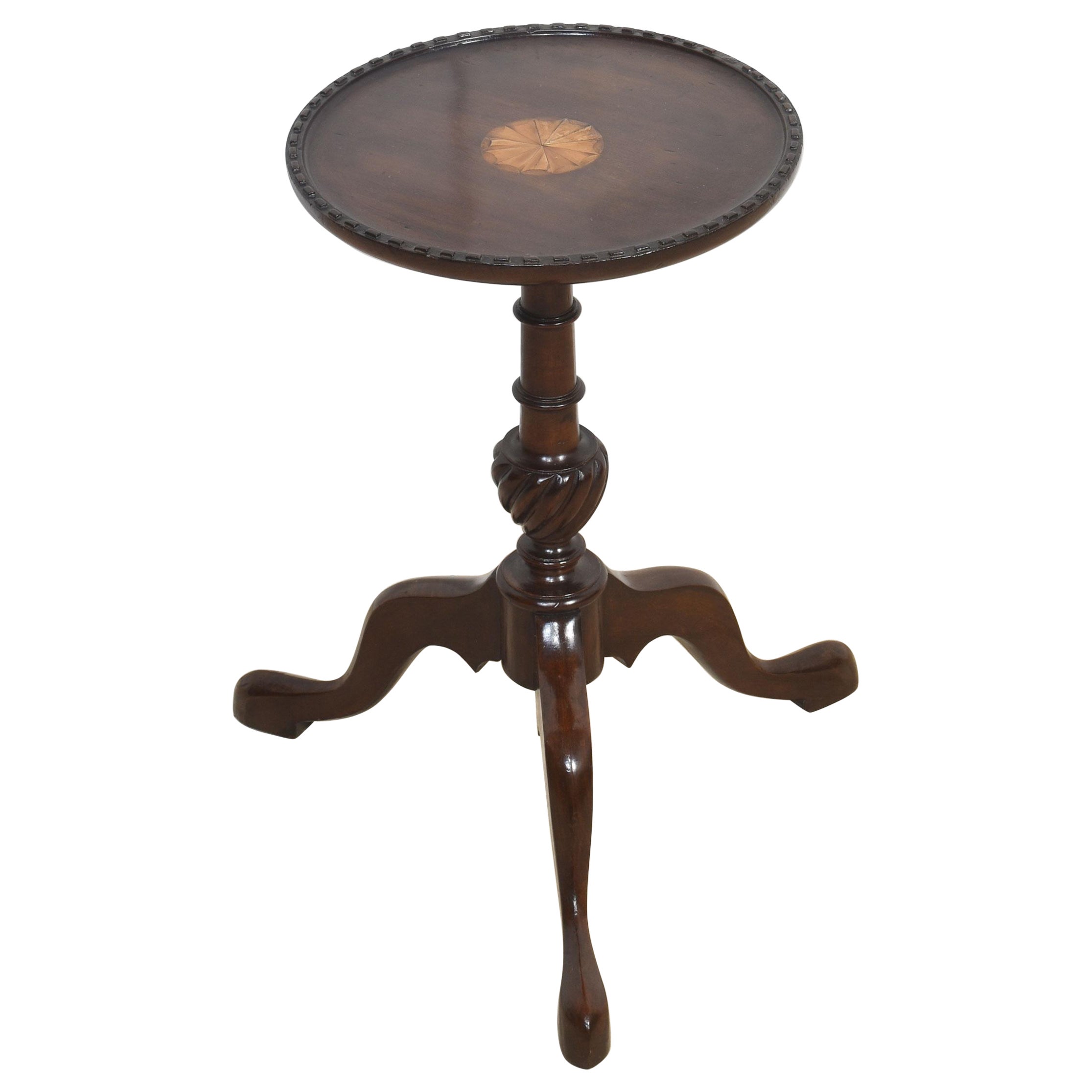 Mesa auxiliar con incrustaciones de caoba