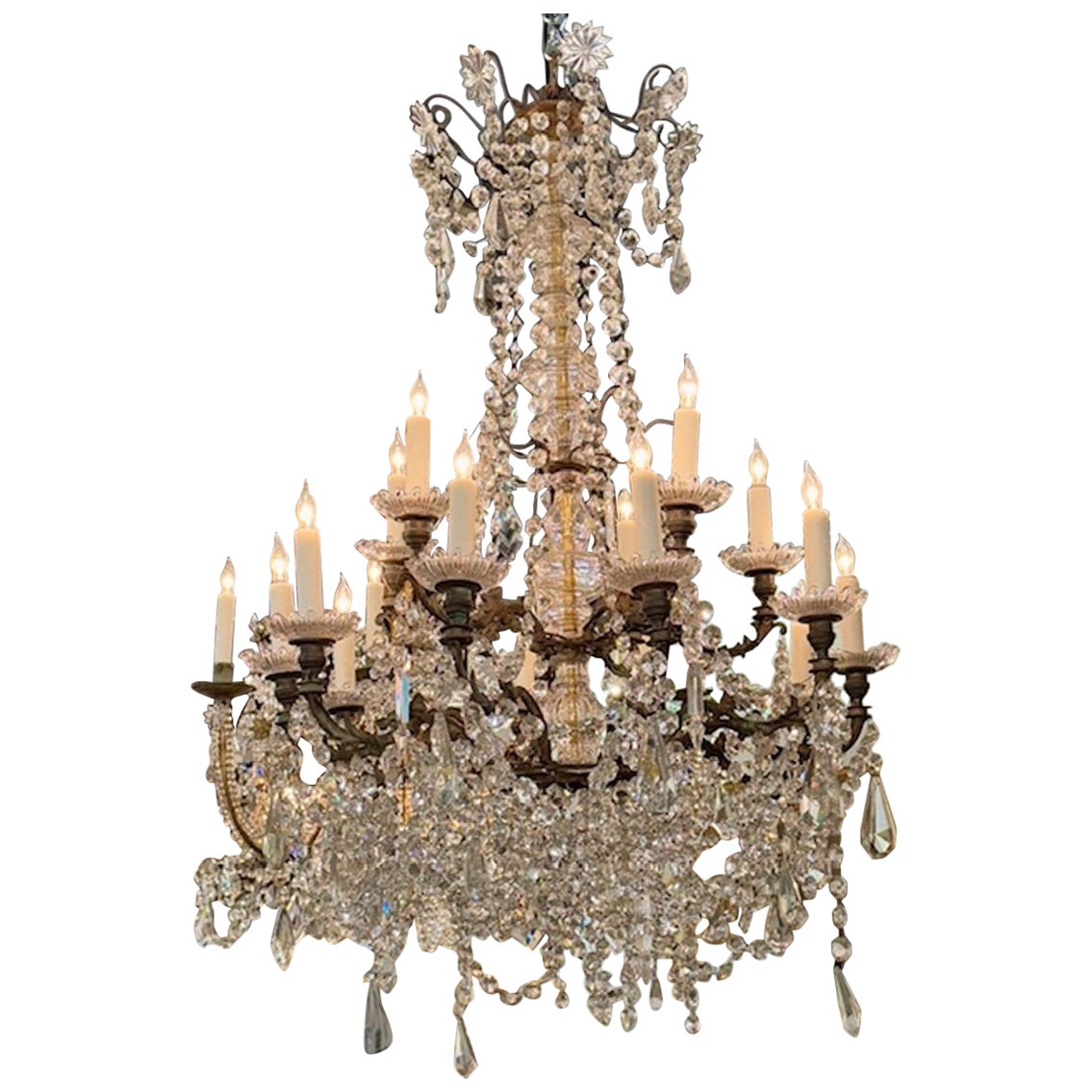 Lampadario francese in bronzo e cristallo del XIX secolo