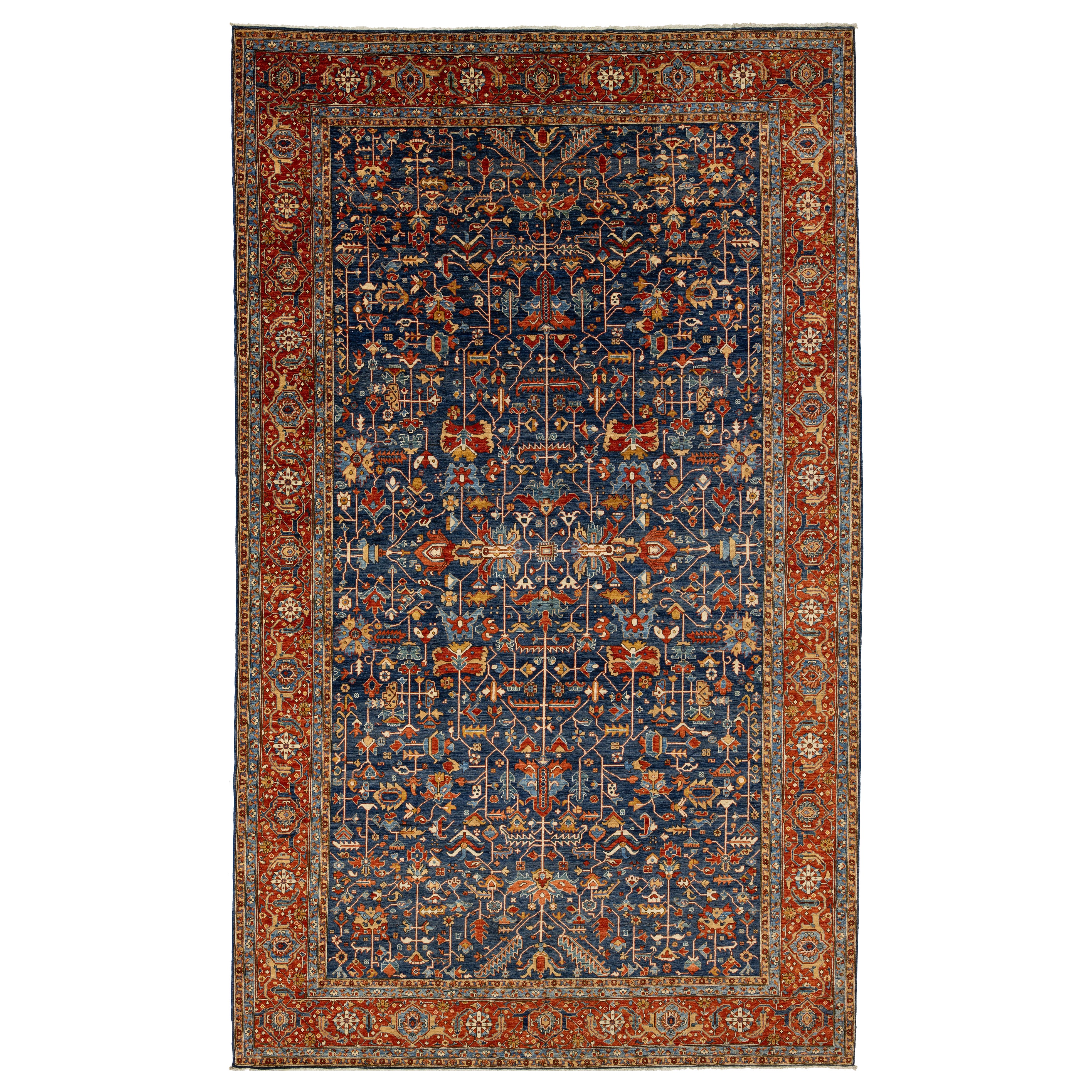Moderner übergroßer Wollteppich im Serapi-Stil im Serapi-Stil in Marineblau mit Blumenmuster