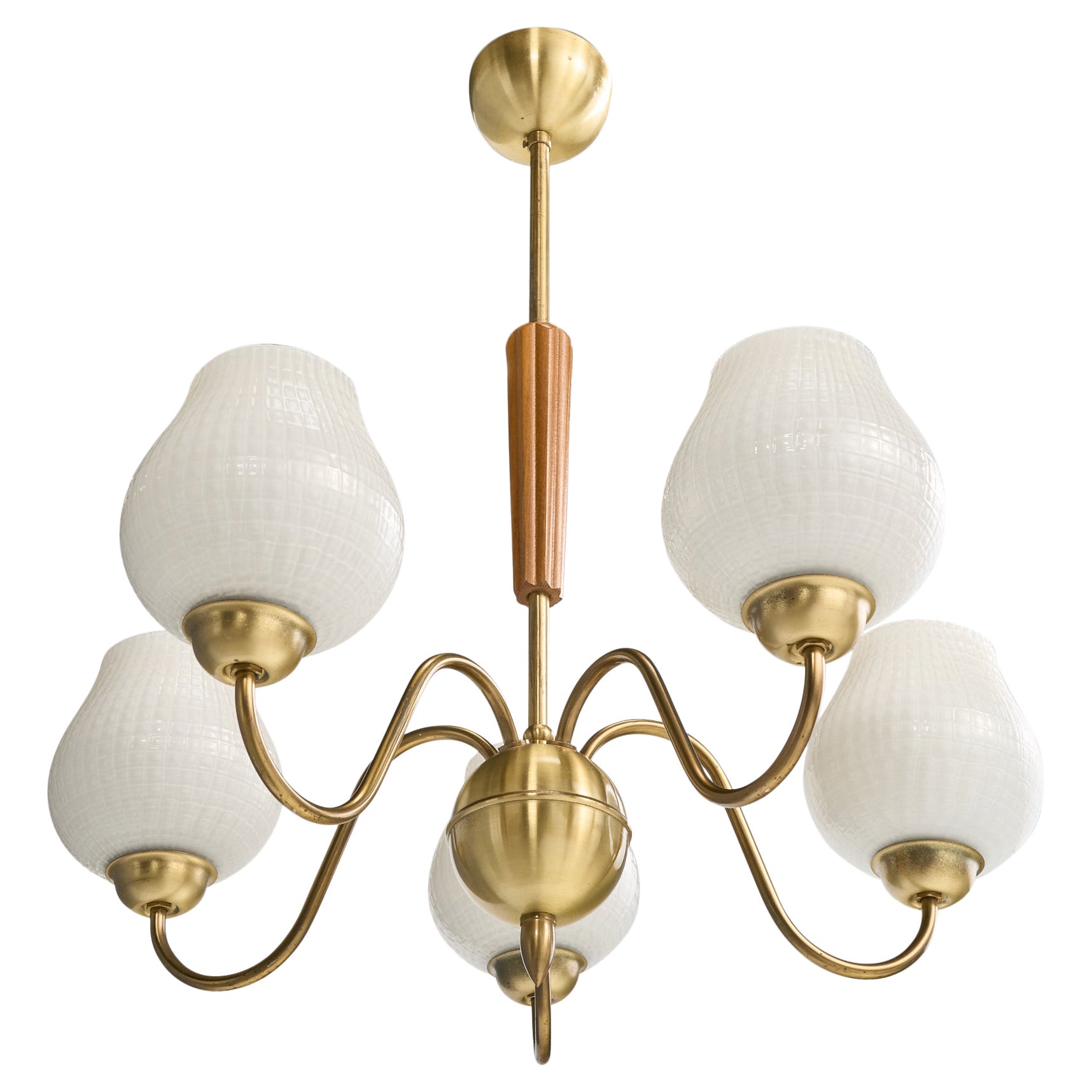 Schwedischer Designer, Kronleuchter, Messing, Holz, Glas, Schweden, 1960er Jahre
