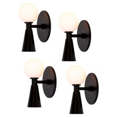 Juego de cuatro apliques de pared Shapes de Research.Lighting, negro, por encargo