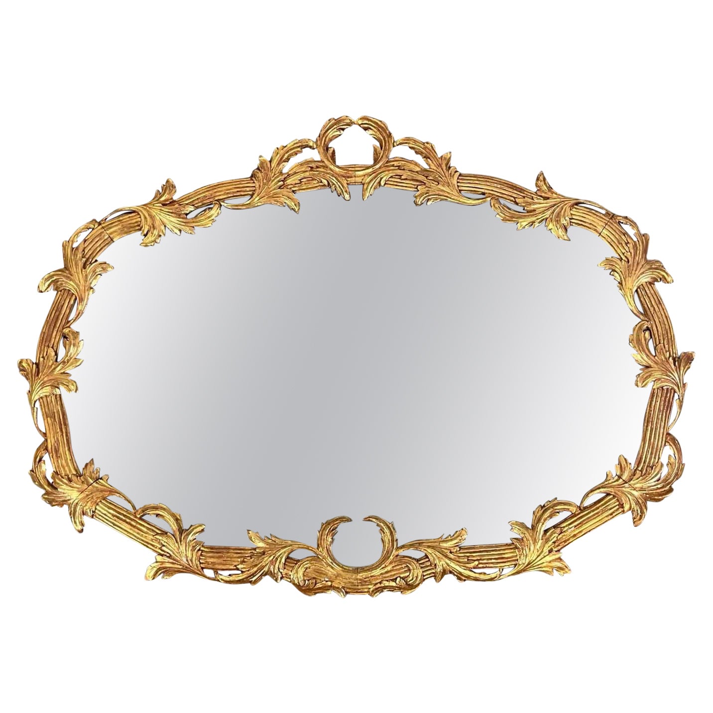 Specchio rococò italiano della metà del XX secolo in stile gesso dorato
