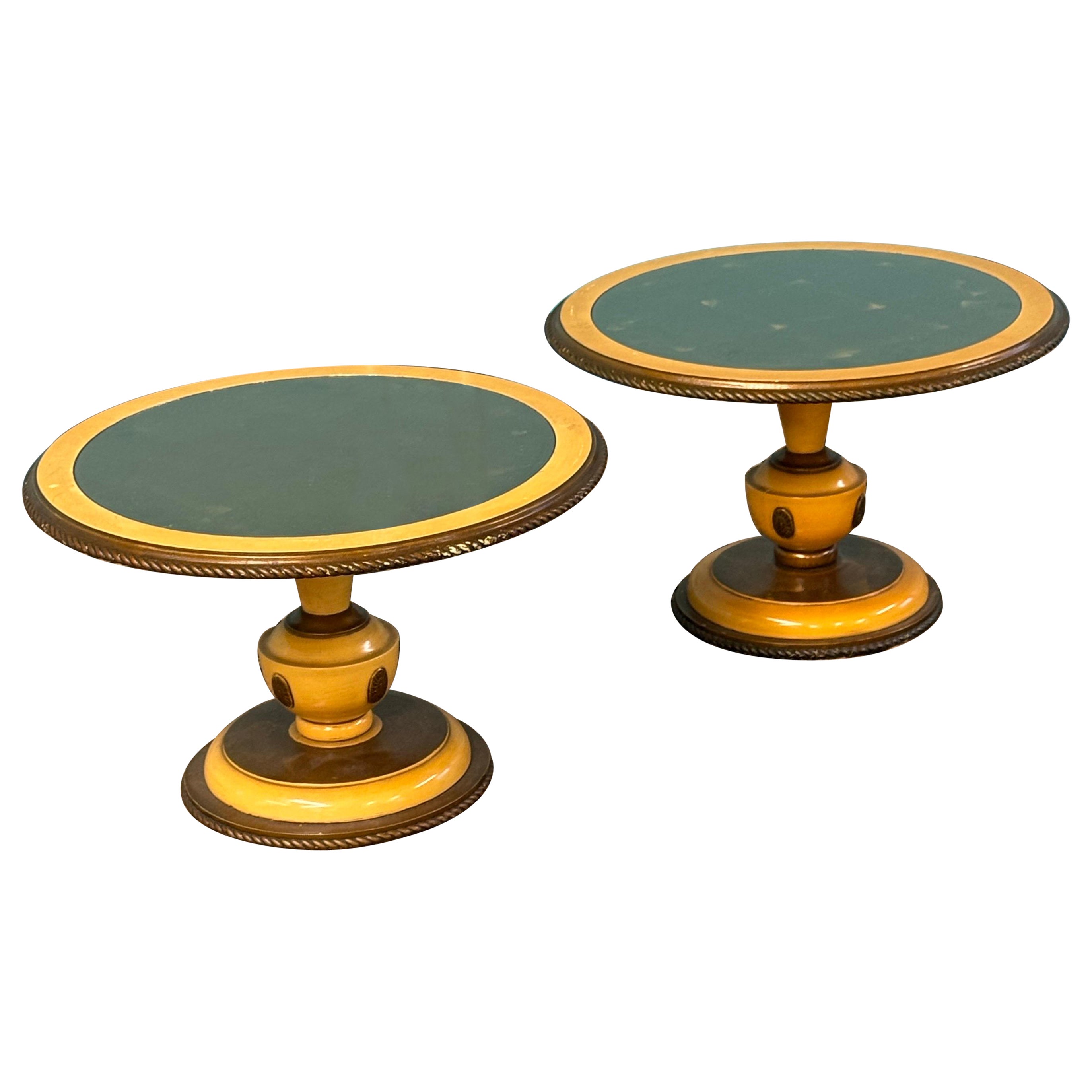 Ein Paar italienische Cocktail Tables im neoklassischen Stil, 1960