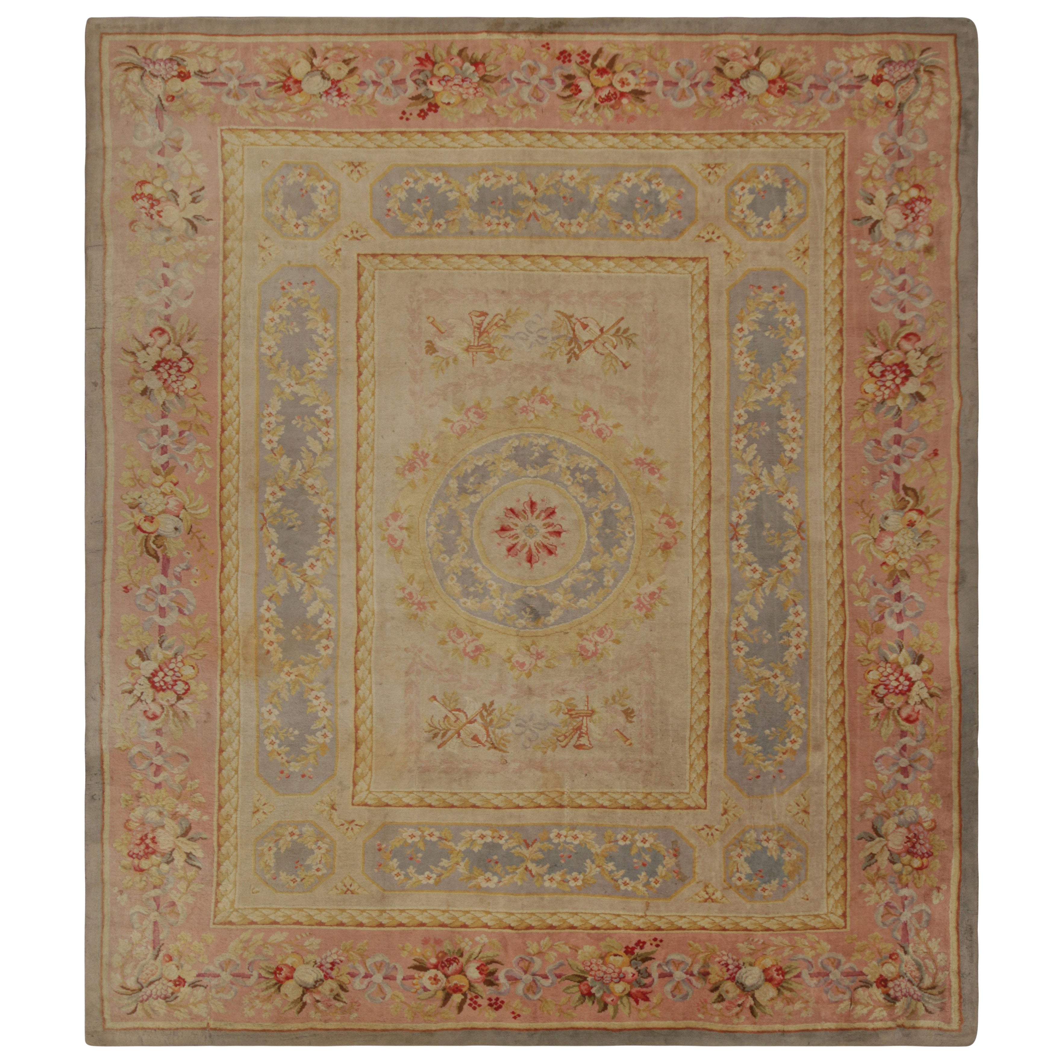 Alfombra francesa antigua de Savonnerie con medallón floral - Rug & Kilim