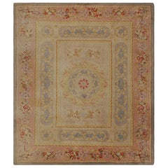Alfombra francesa antigua de Savonnerie con medallón floral - Rug & Kilim