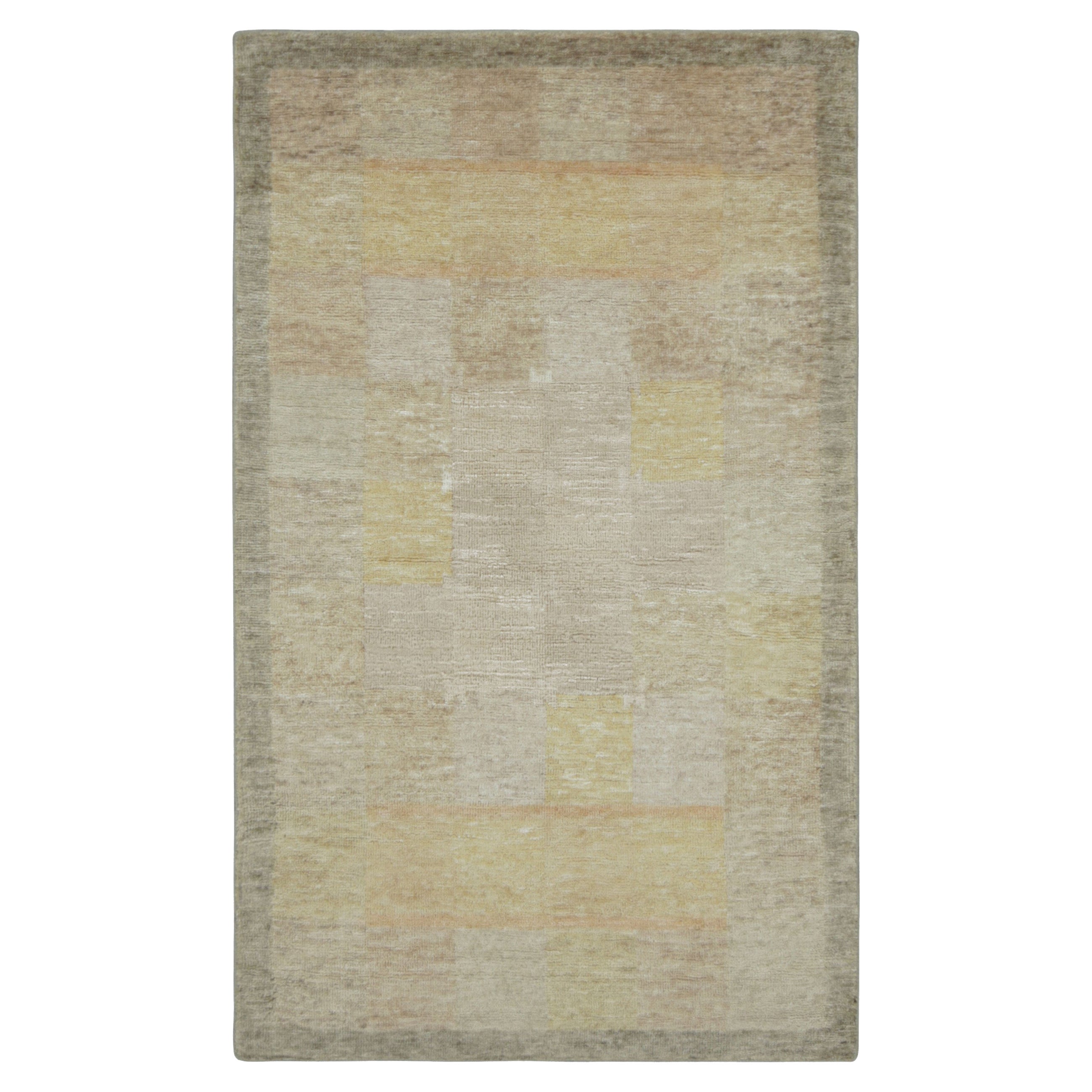 Alfombra escandinava de Rug & Kilim con motivos geométricos beige-marrón y dorados
