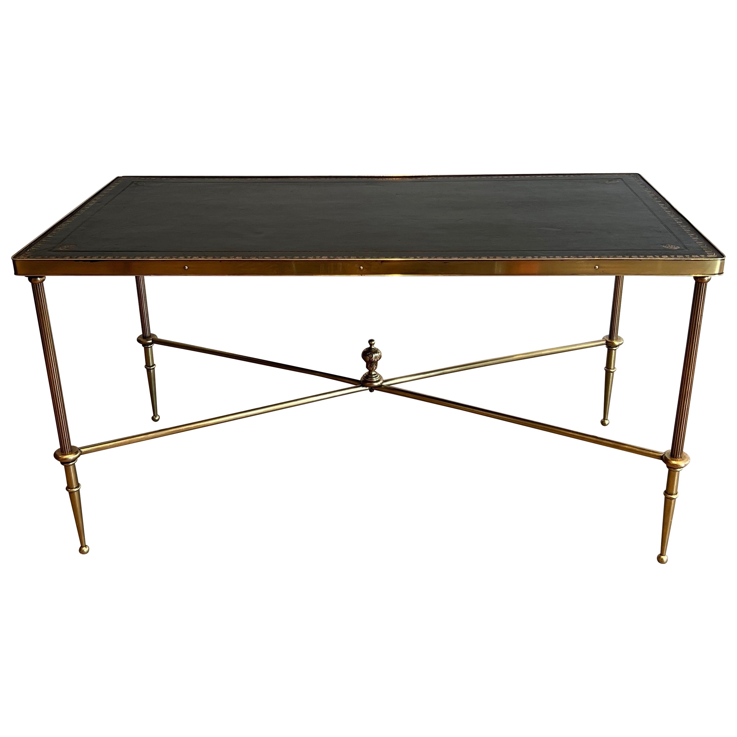 Table basse en laiton de style néoclassique avec plateau en cuir noir par Maison Jansen